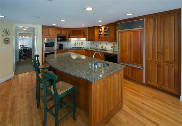 17 Monadnock Road Wellesley, MA 02481 - Photo 3 of 13