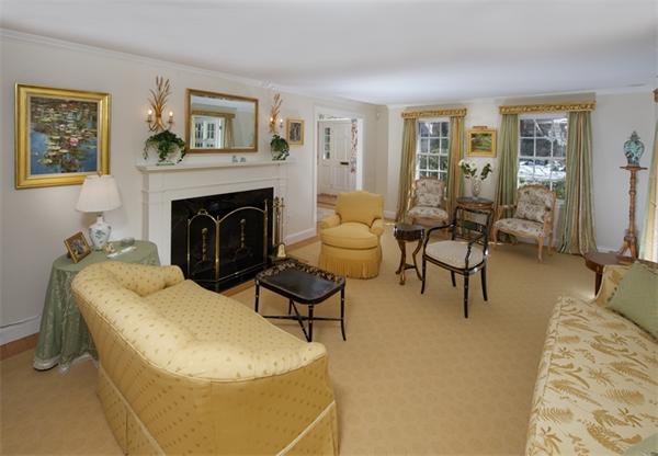 17 Monadnock Road Wellesley, MA 02481 - Photo 7 of 13