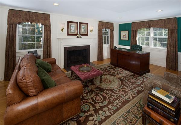 17 Monadnock Road Wellesley, MA 02481 - Photo 8 of 13