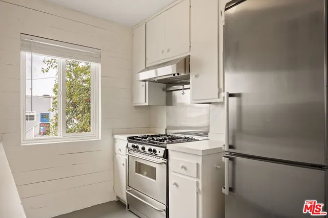 $3,800 | 161 West Channel Road, Unit 5, Santa Monica, CA 90402