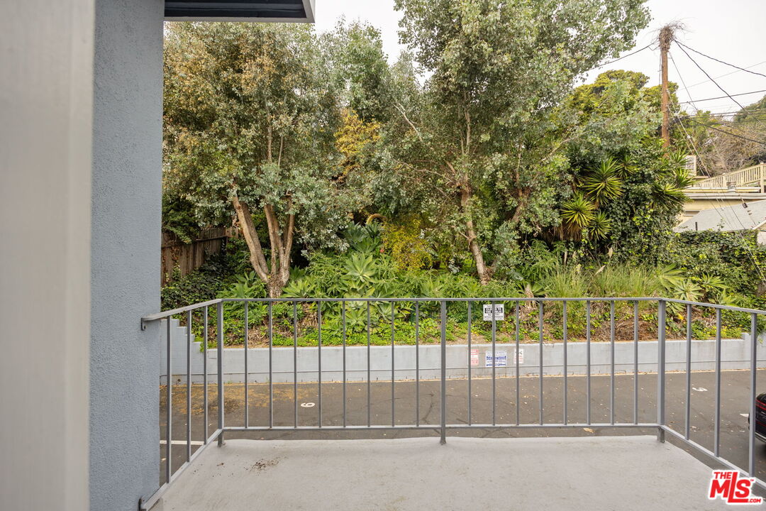 161 West Channel Road, Unit 5 Santa Monica, CA 90402 - Photo 16 of 21