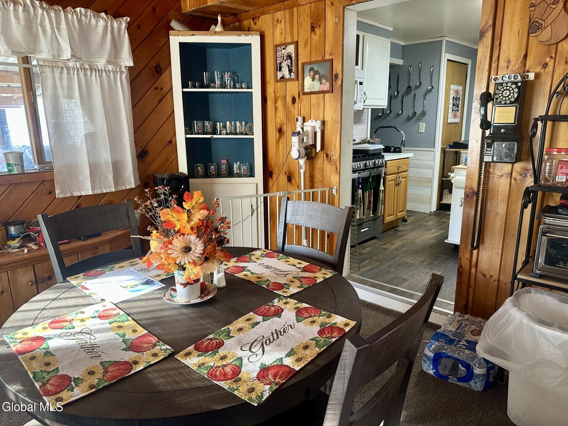 1136 Dix Avenue Hudson Falls, NY 12839 - Photo 4 of 33 2