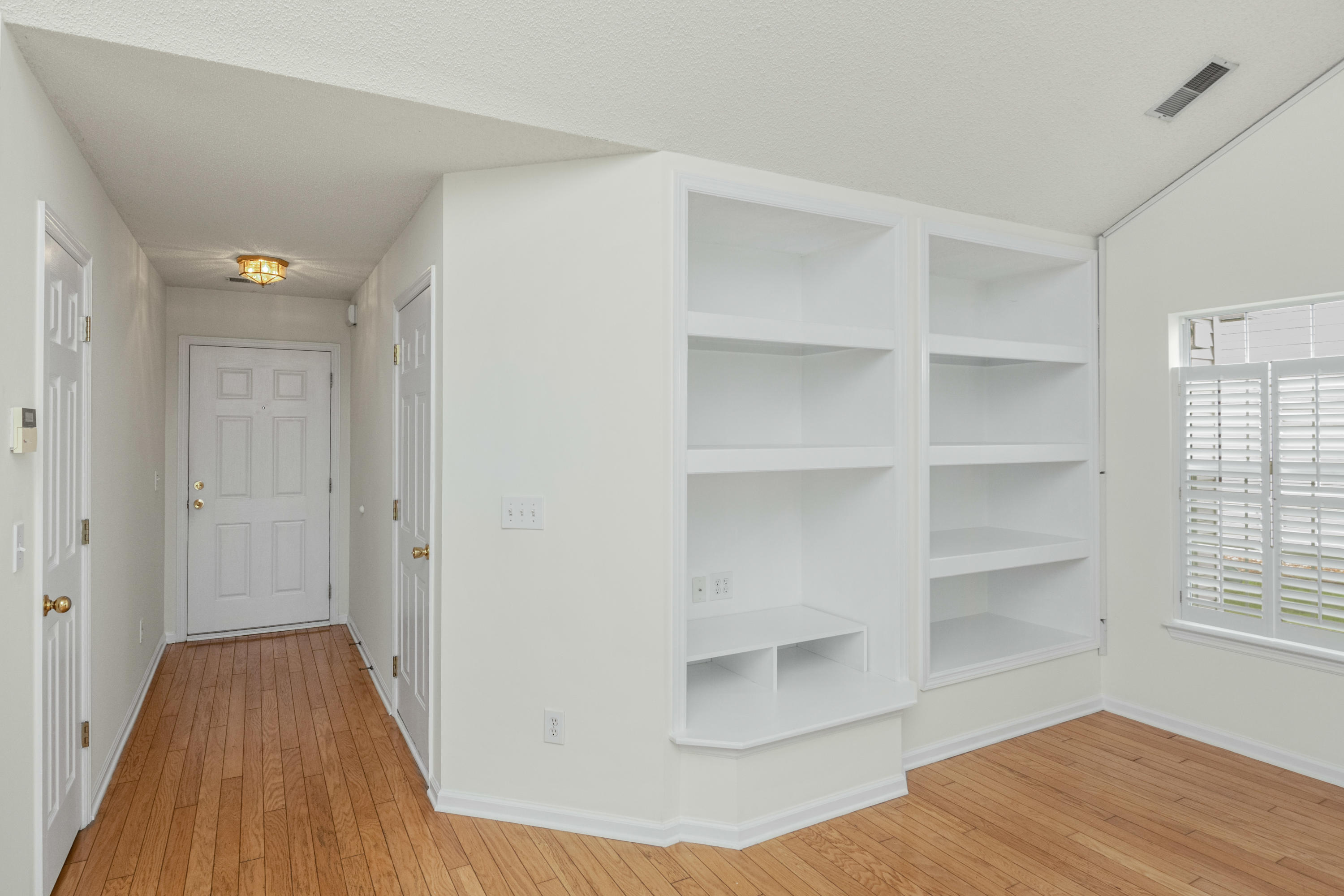 111 Walnut Creek Road Charleston, SC 29414 - Photo 5 of 29 111 Walnut Creek_Low Res-17