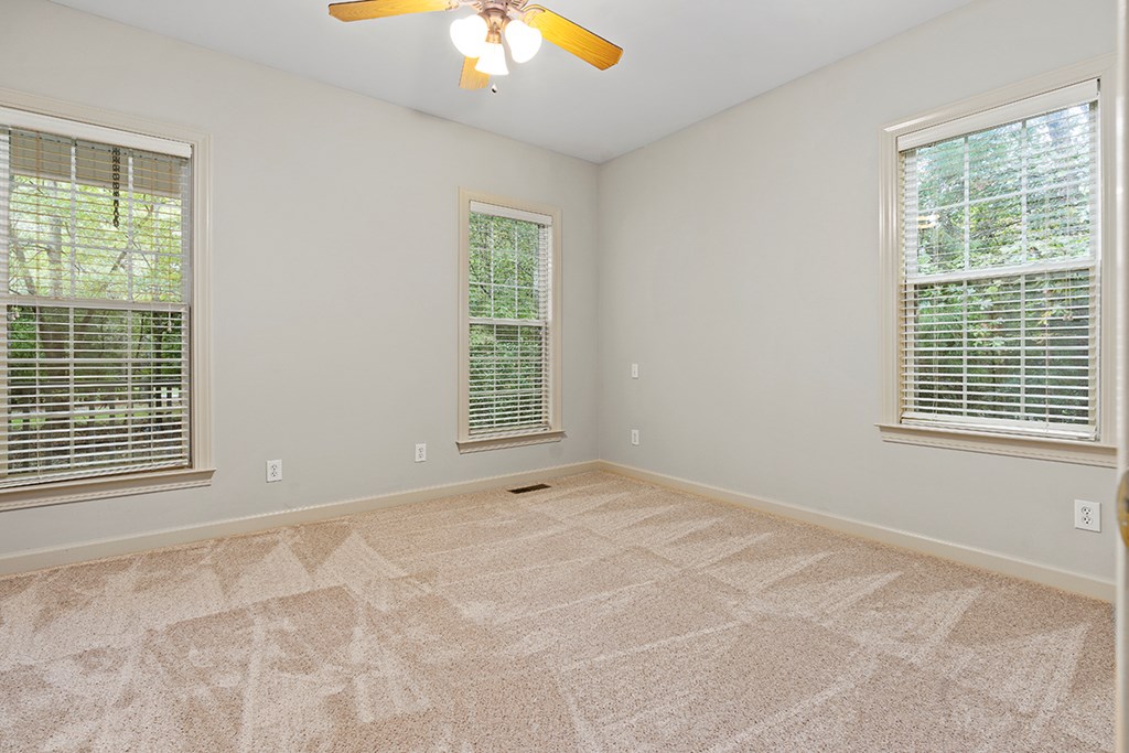 112 Sparrow Road Greenwood, SC 29649 - Photo 12 of 36