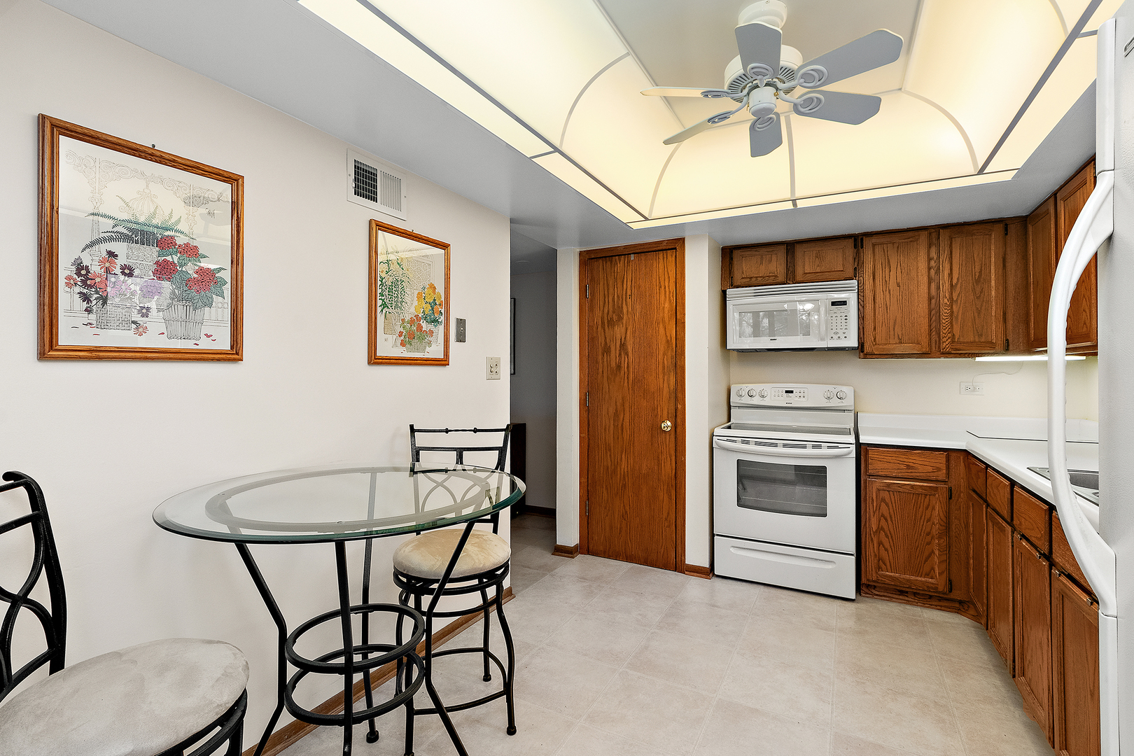 11133 E Road, Unit A Palos Hills, IL 60465 - Photo 7 of 22 Gallery Image 7