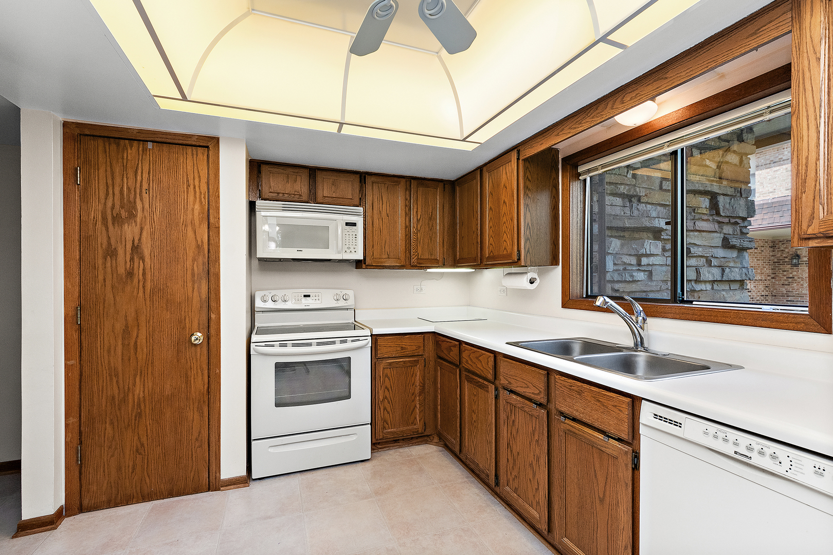 11133 E Road, Unit A Palos Hills, IL 60465 - Photo 9 of 22 Gallery Image 9