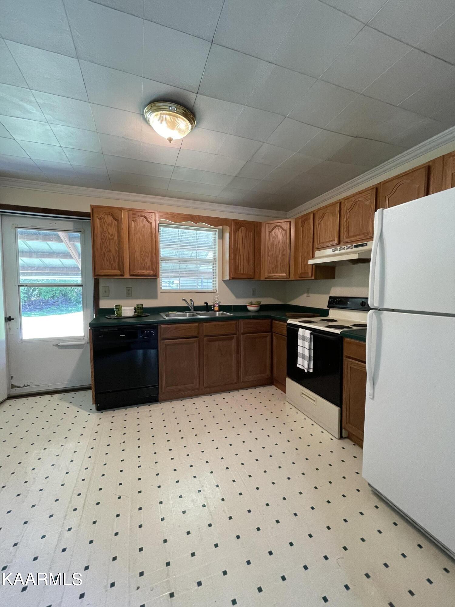 714 Sinking Springs Road Clinton, TN 37716 - Photo 26 of 33 FF3A90D9-BAAE-419B-97E8-3FAB71C8C56C