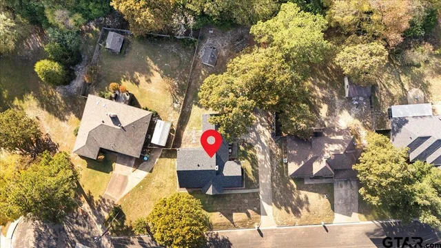 a picture of a wall with a white wall