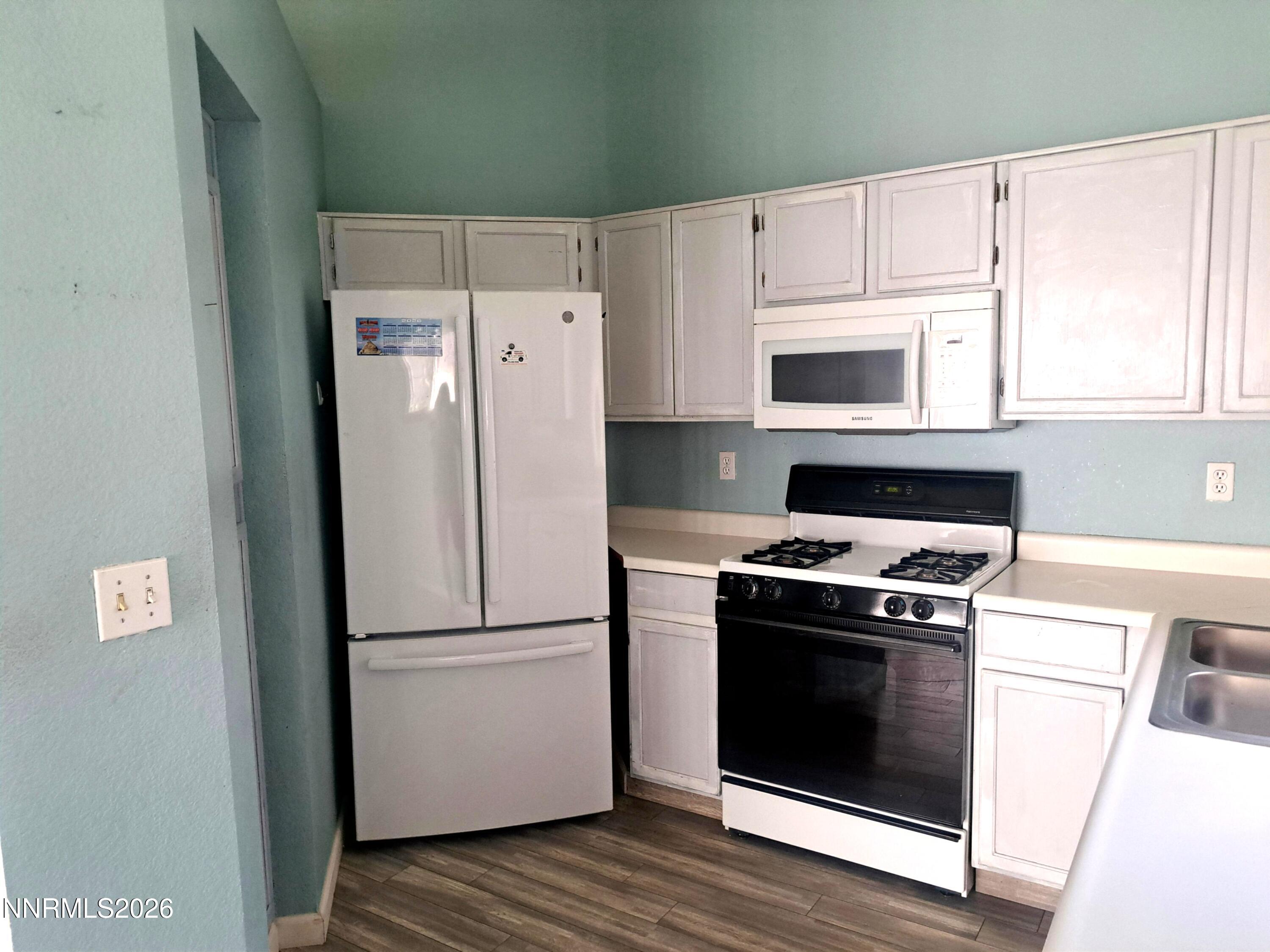 3106 May Rose Circle Reno, NV 89502 - Photo 7 of 22 Kitchen