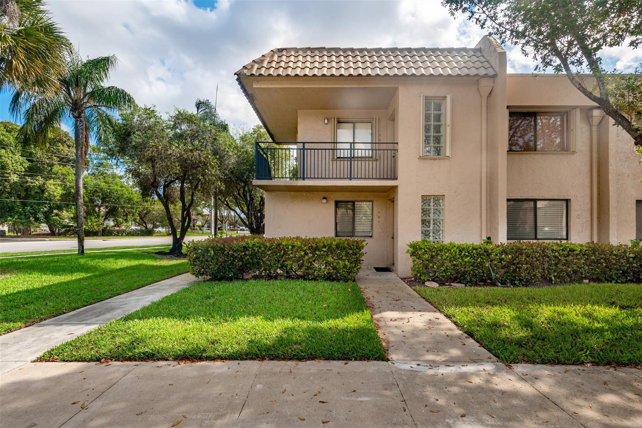 340 Racquet Club Road, Unit 101 Weston, FL 33326 - Photo 1 of 29 Photo 1