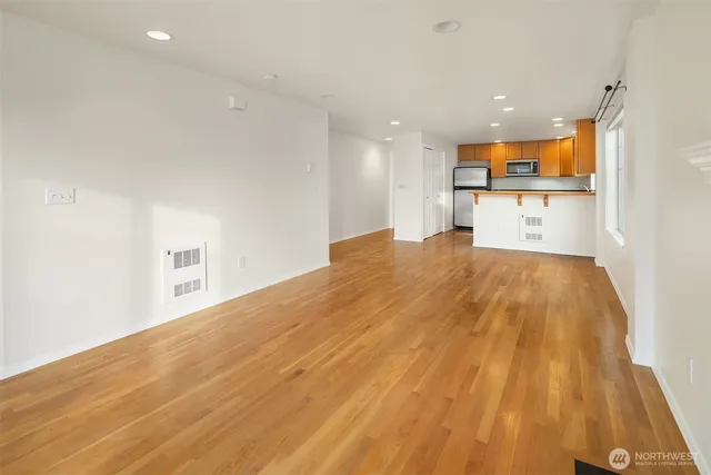 $2,750 | 11708 Greenwood Avenue North, Unit A, Seattle, WA 98133