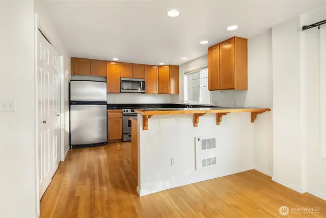 $2,750 | 11708 Greenwood Avenue North, Unit A, Seattle, WA 98133