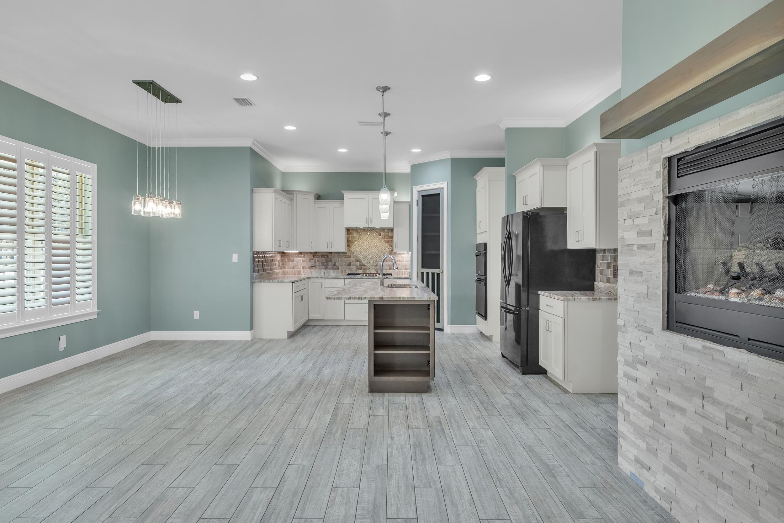 8928 Bay Point Drive Elberta, AL 36530 - Photo 15 of 55 Kitchen