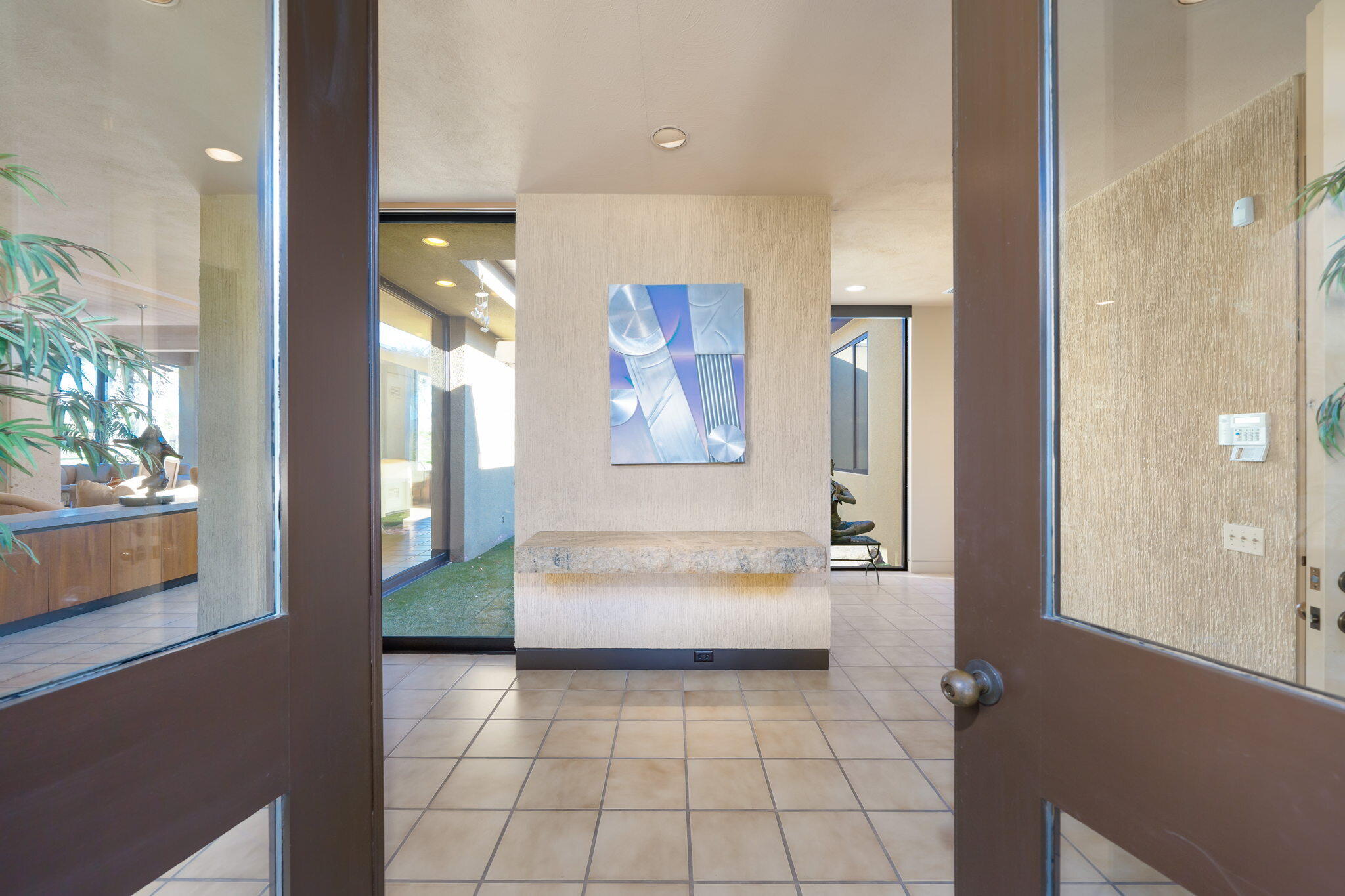 71094 La Paz Road Rancho Mirage, CA 92270 - Photo 5 of 38 a spacious bathroom with a bathtub and a shower