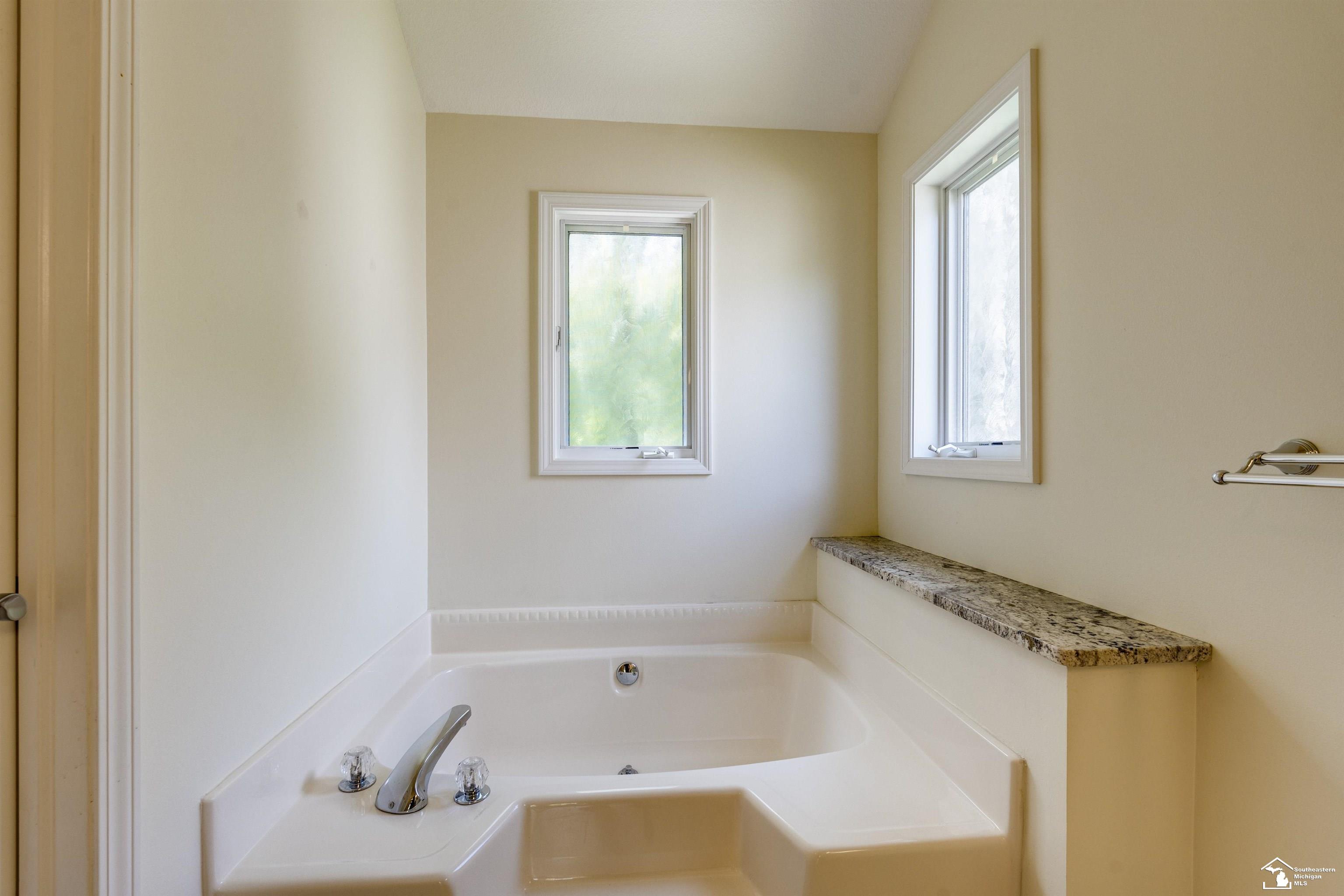 6773 Lockmill Road Temperance, MI 48182 - Photo 26 of 47