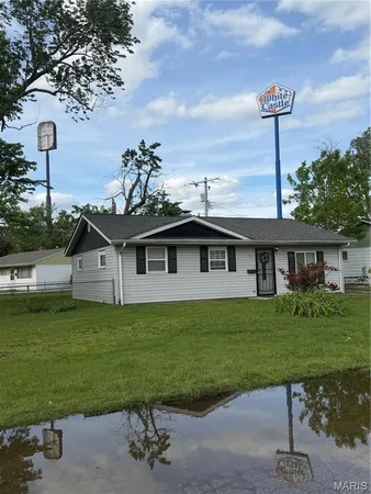 $105,000 | 13 Lazarcheff Drive, Cahokia, IL 62206