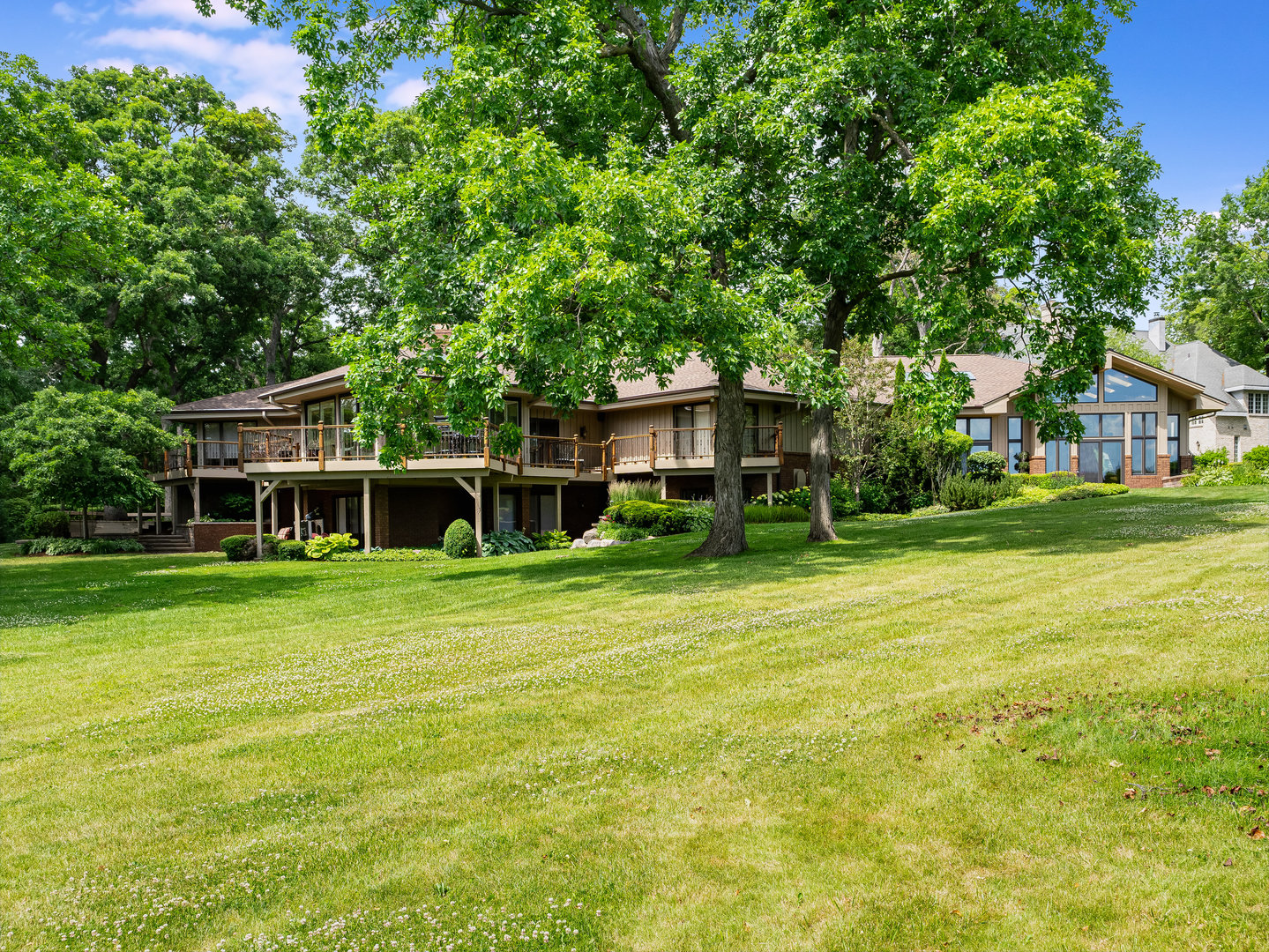 12 Arrowhead Lane DeKalb, IL 60115 - Photo 51 of 55 a front view of a house with a garden