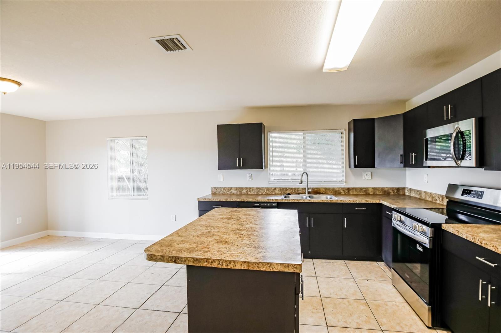 13660 Southwest 253rd Street Homestead, FL 33032 - Photo 5 of 18