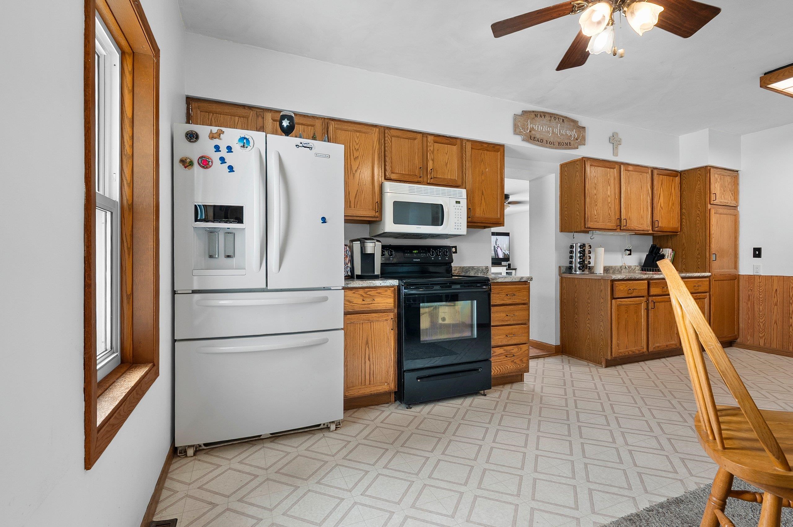 W10057 Baler Road Hortonville, WI 54944 - Photo 5 of 73 Gallery Image 5