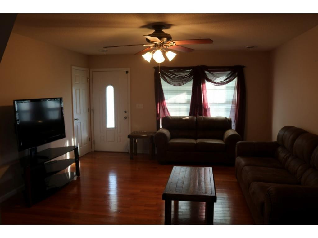 236 Anderson Loop Greeneville, TN 37743 - Photo 3 of 15 large living room