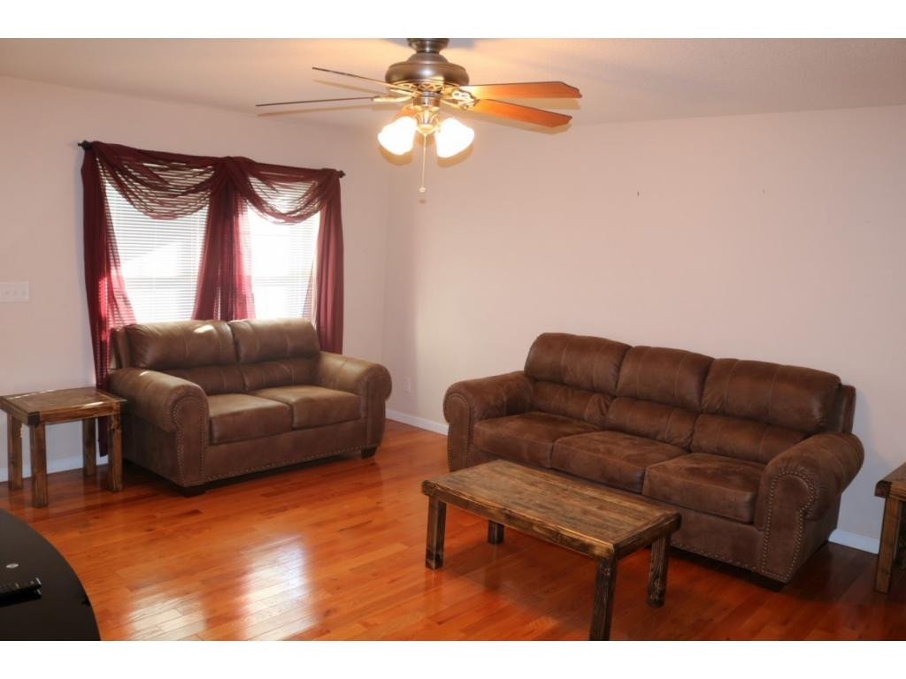 236 Anderson Loop Greeneville, TN 37743 - Photo 4 of 15 living room