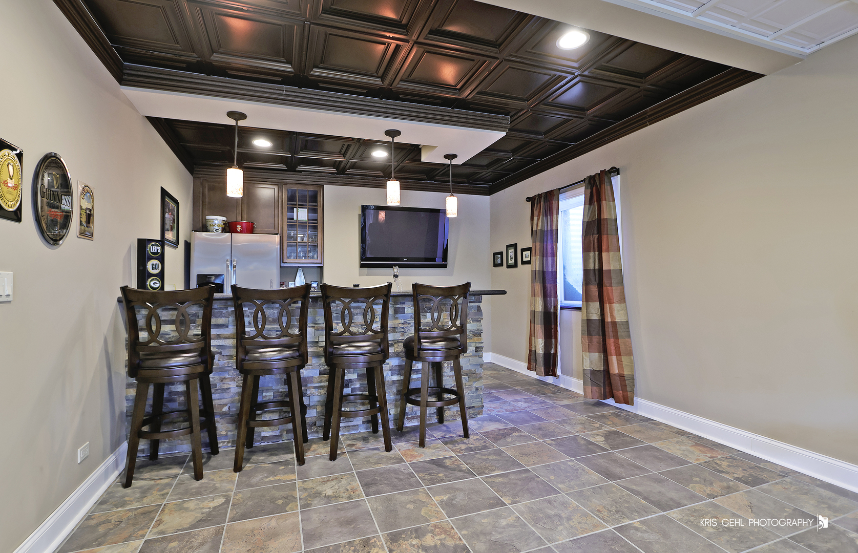 1265 Bayshore Drive Antioch, IL 60002 - Photo 25 of 42 a view of a chairs and table in a kitchen