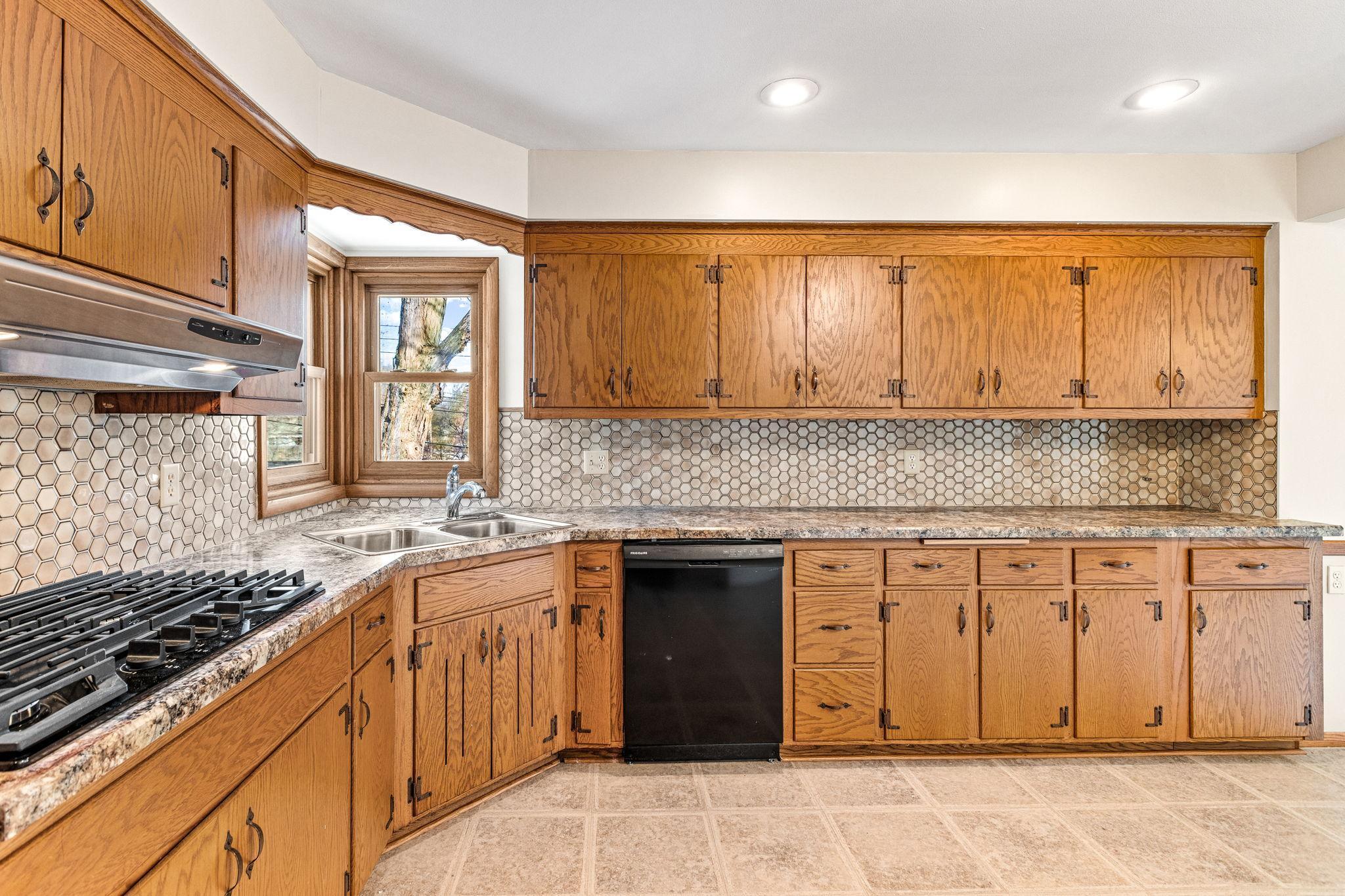 2310 Jones Place Bloomington, MN 55431 - Photo 12 of 40