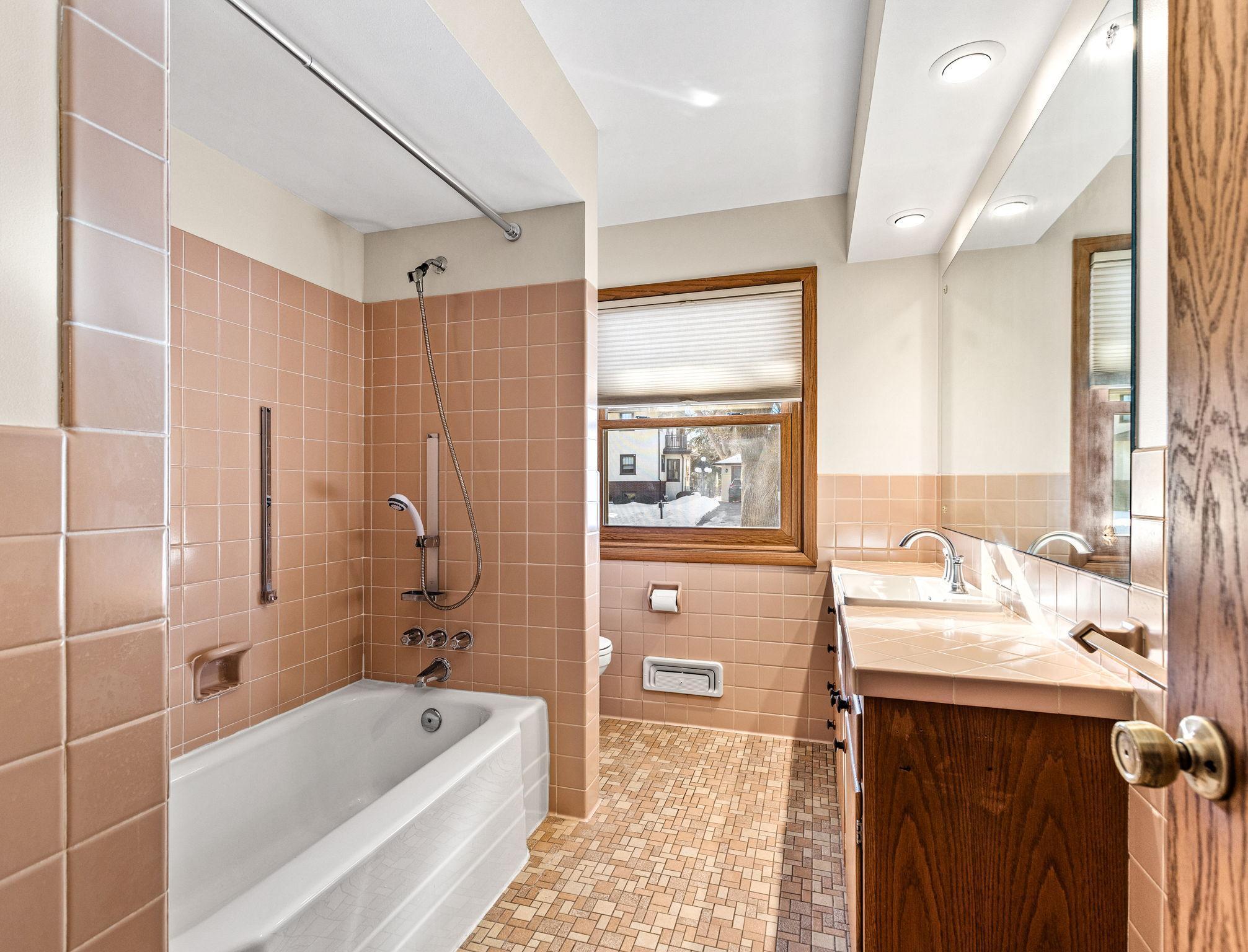 2310 Jones Place Bloomington, MN 55431 - Photo 17 of 40