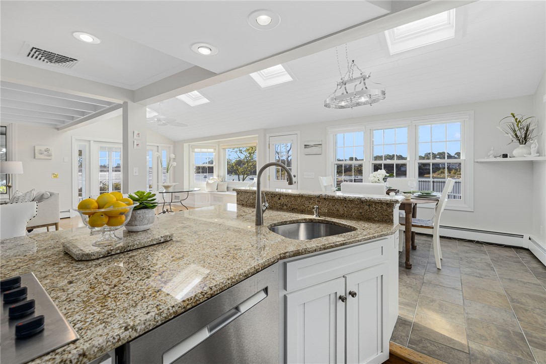 66 Dory Road Warwick, RI 02886 - Photo 6 of 48