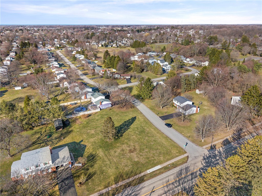 668 Embury Road Penfield, NY 14625 - Photo 3 of 7