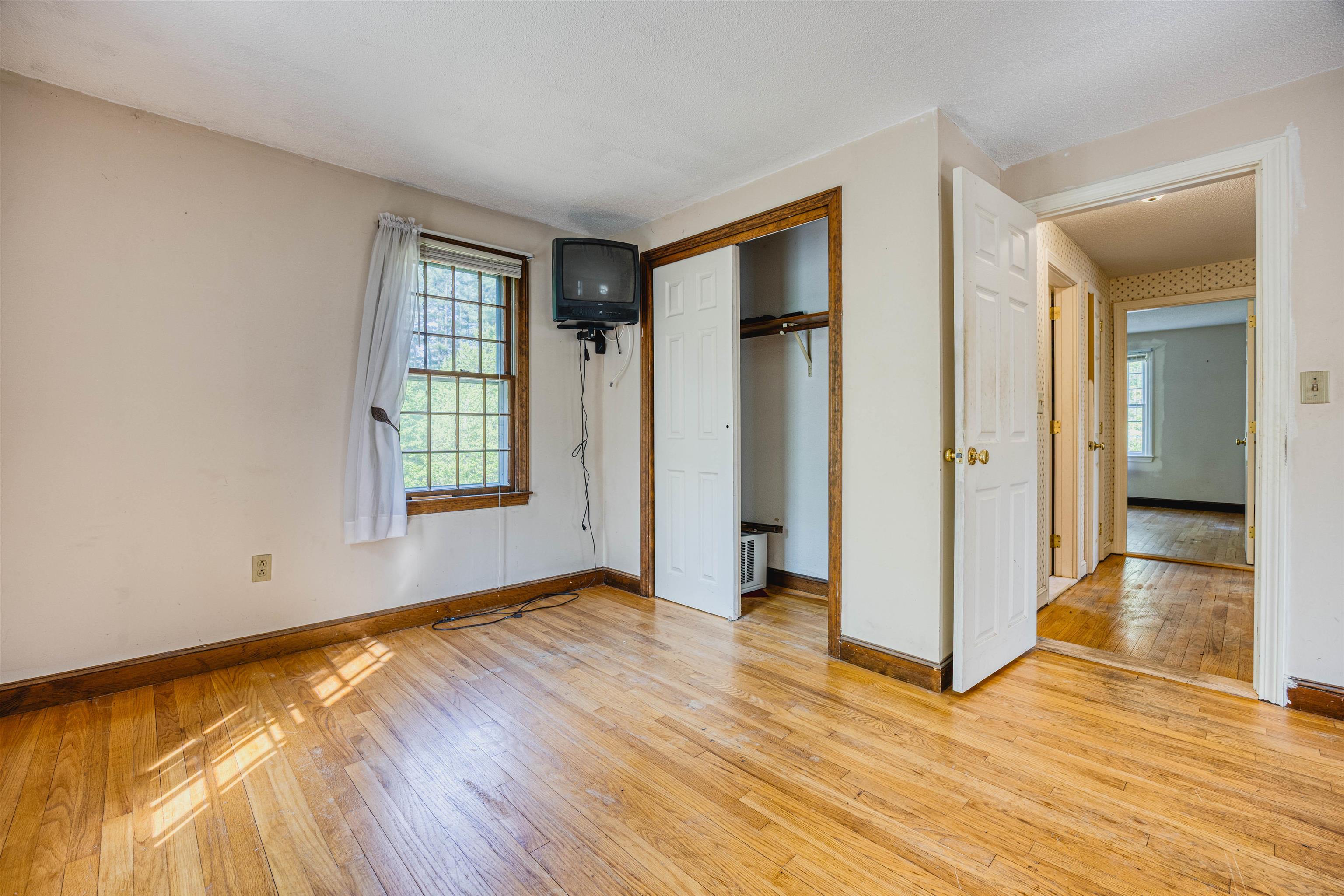 95 Gilcreast Road Londonderry, NH 03053 - Photo 20 of 42