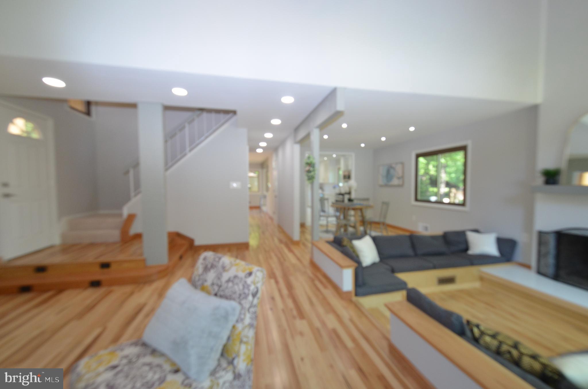 10601 Fiesta Road Fairfax, VA 22032 - Photo 58 of 58 a large living room with furniture