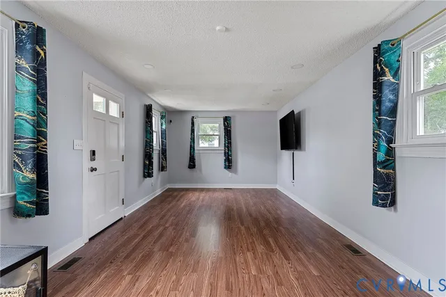 $314,900 | 166 Wright Avenue, Colonial Heights, VA 23834