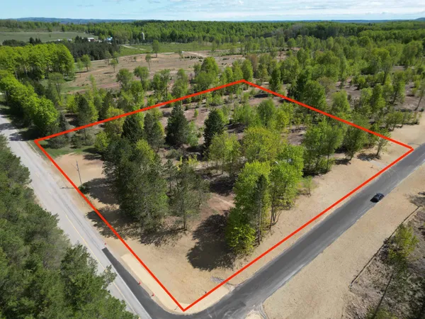 $209,900 | 1007 East Solaris Way, Traverse City, MI 49684