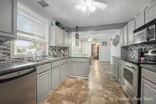 $165,000 | 145 North Elizabeth Street, Lyons, MI 48851