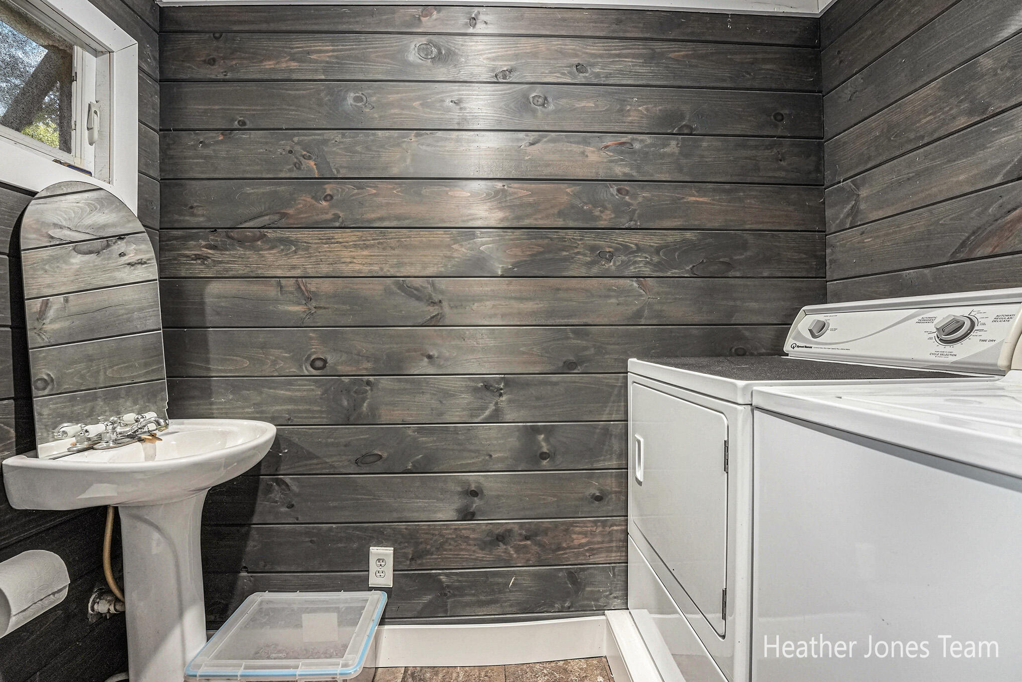 145 North Elizabeth Street Lyons, MI 48851 - Photo 10 of 18 Photo Aug 25 2025, 2 43 40 PM