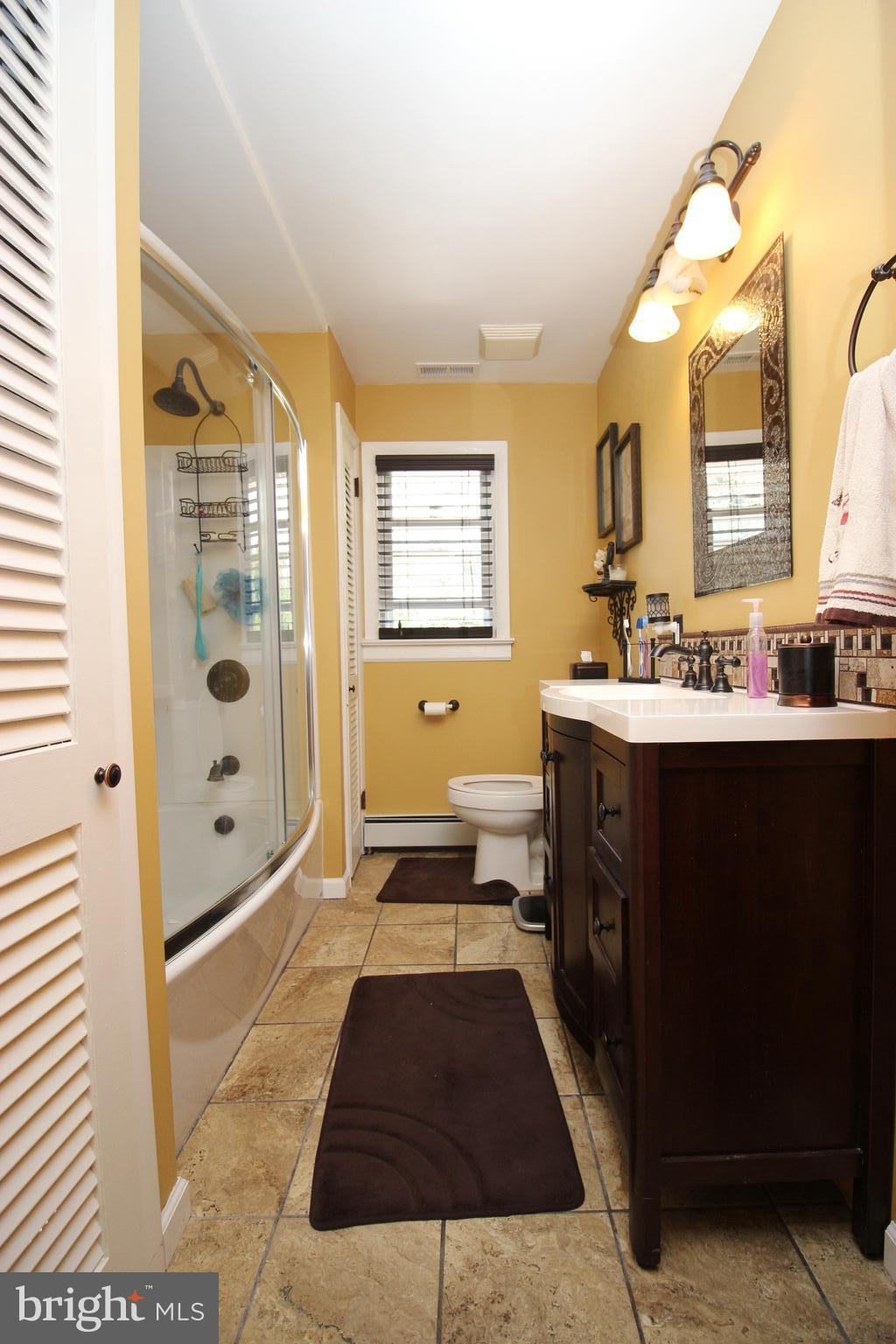492 Edinburg Road Hamilton, NJ 08619 - Photo 11 of 22