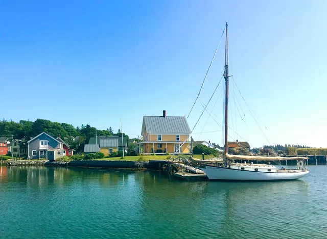 $1,250,000 | 27 Clamshell Alley, Vinalhaven, ME 04863