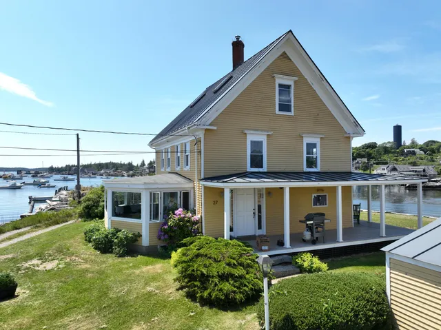 $1,250,000 | 27 Clamshell Alley, Vinalhaven, ME 04863