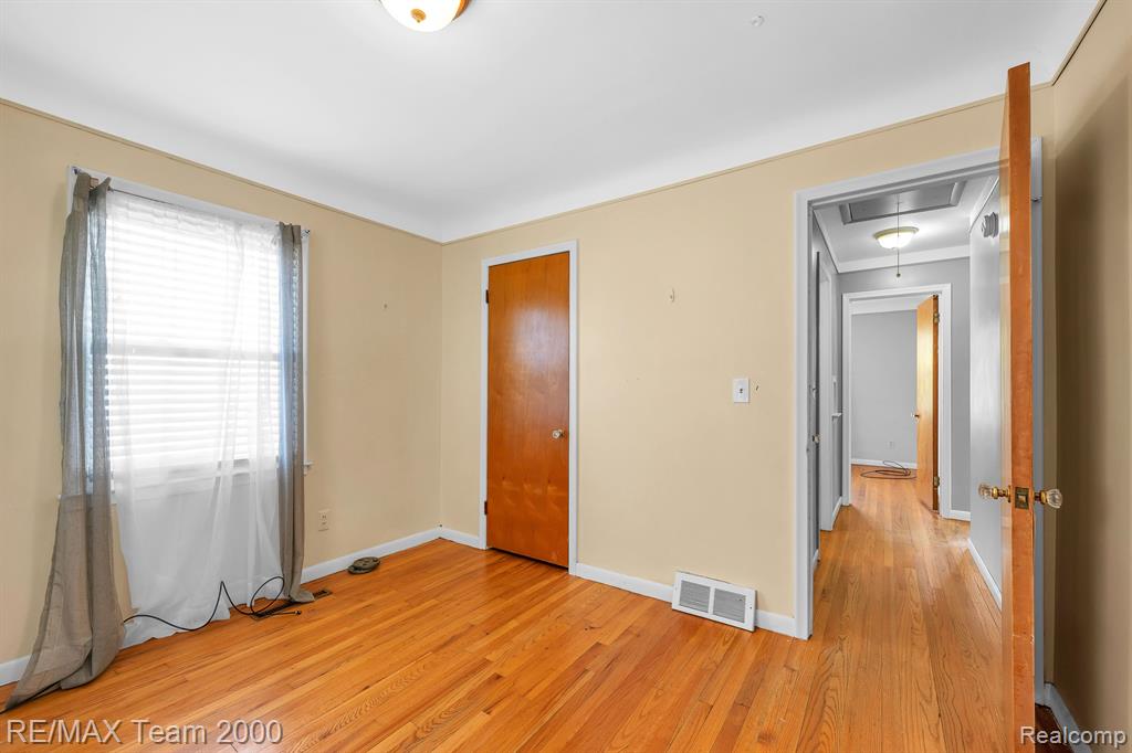 23036 Rausch Avenue Eastpointe, MI 48021 - Photo 17 of 24