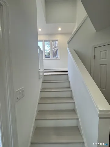 $2,800 | 4 Earls Court, Unit C, Farmington, CT 06032