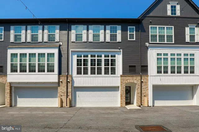 $2,500 | 404 Mayer Place, Lancaster, PA 17601