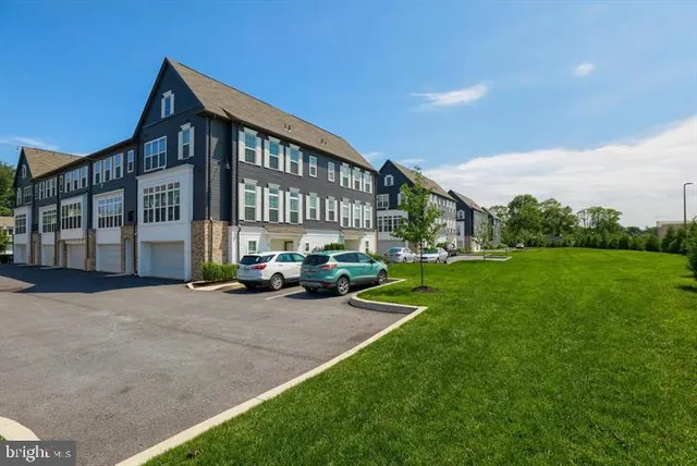 $2,500 | 404 Mayer Place, Lancaster, PA 17601