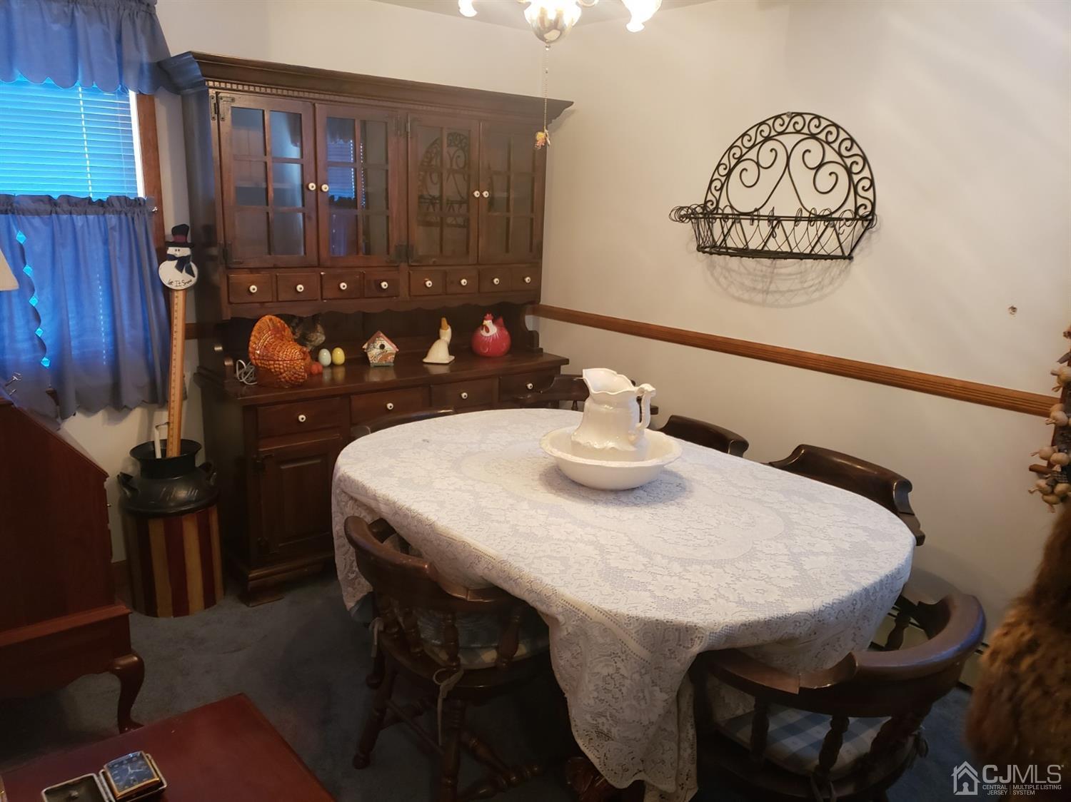 53 West Cliff Road Colonia, NJ 07067 - Photo 8 of 12 Current a dining room COULD be 4th bedroom has a closet