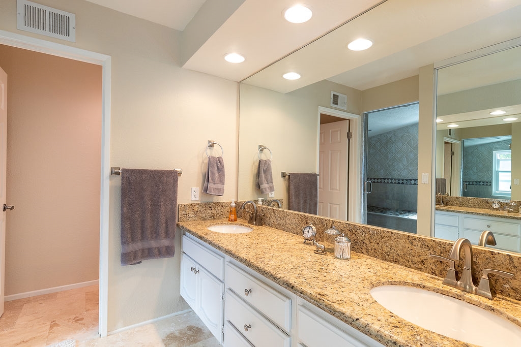 1965 Avenida La Posta Encinitas, CA 92024 - Photo 15 of 23