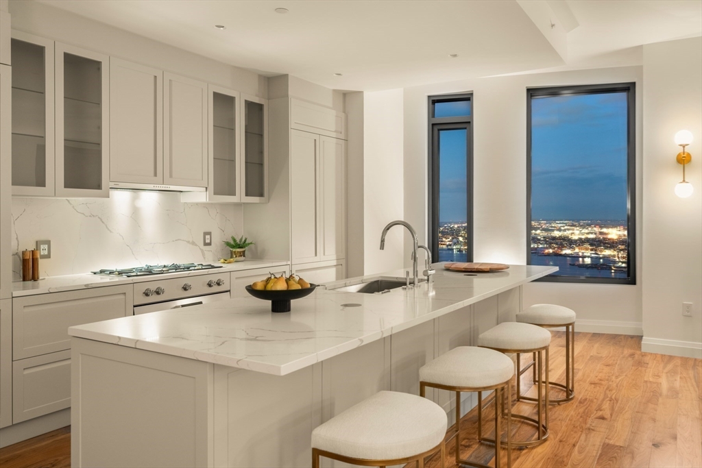 110 Sudbury Street, Unit 3604 Boston, MA 02114 - Photo 9 of 42