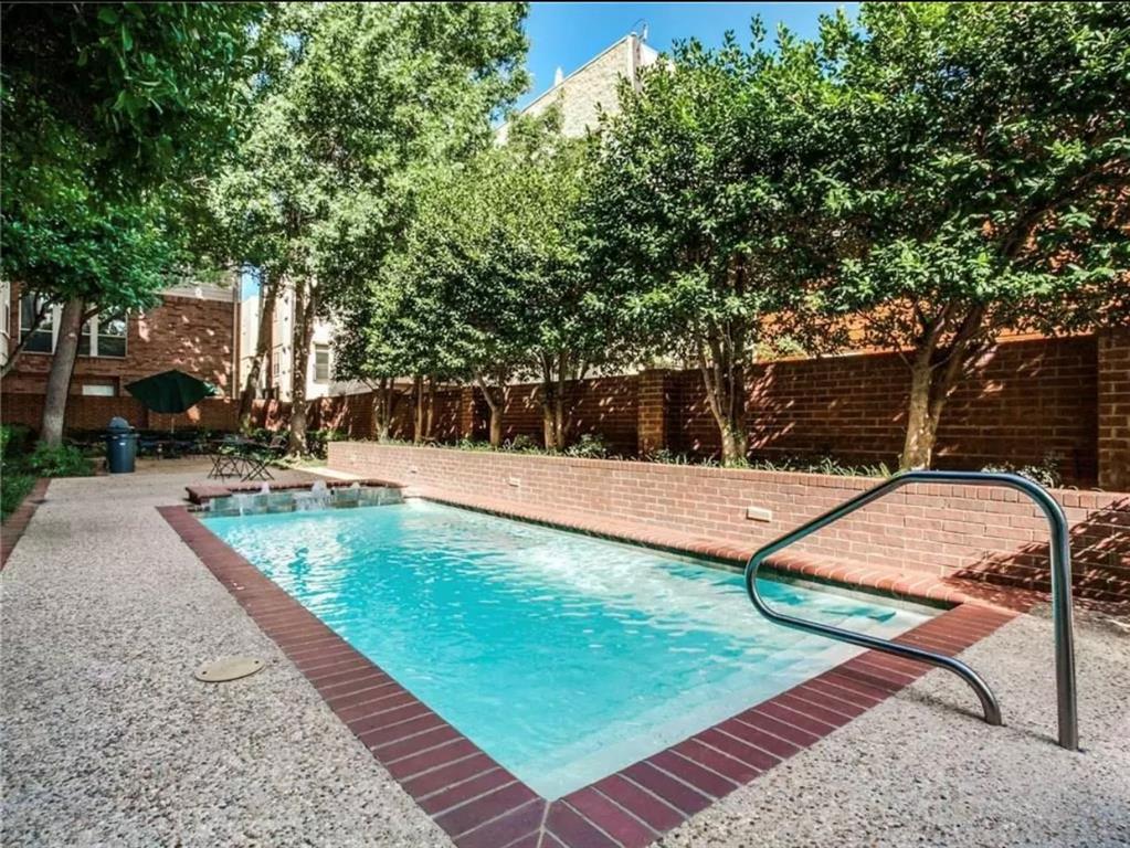 2902 State Street, Unit 1 Dallas, TX 75204 - Photo 19 of 24 a view of a backyard with sitting area