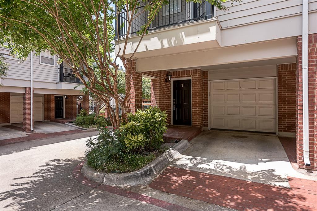 2902 State Street, Unit 1 Dallas, TX 75204 - Photo 4 of 24 a view of a house with a yard