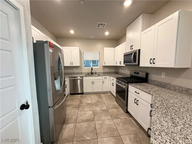 $2,430 | 7457 Onyx Star Street, North Las Vegas, NV 89084