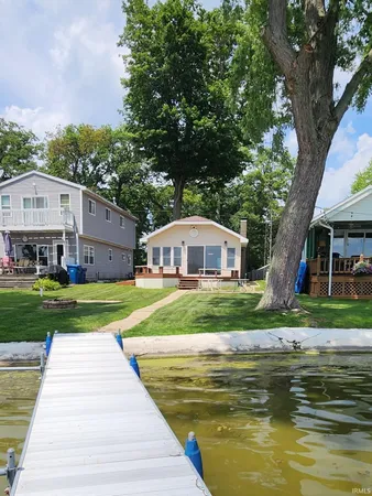 $389,000 | 8121 North Tippecanoe Drive, Walkerton, IN 46574
